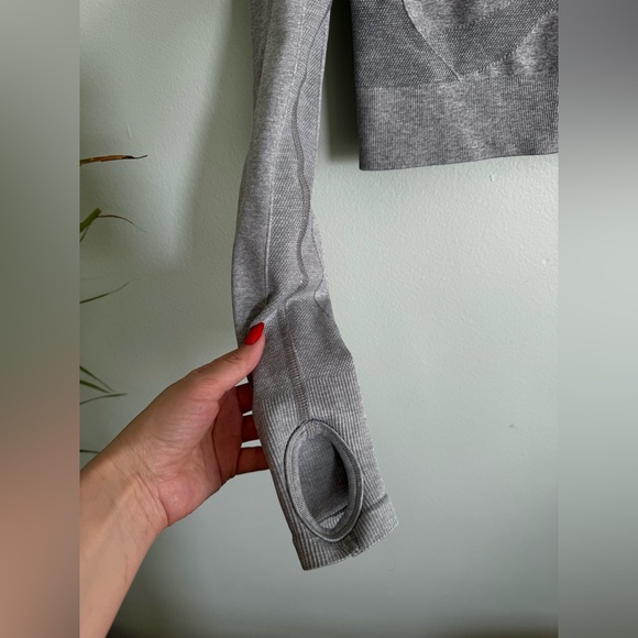 Gymshark top - Picture 6 of 6